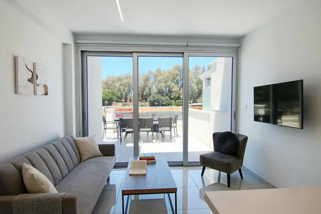 Phaedrus Living - Seaside Deluxe Flat Harbour 112