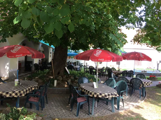 Párizsi Udvar Étterem & Panzió