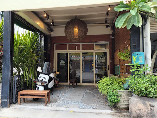 TED KING GARAGE CAFE