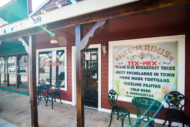 Recuerdos at Backporch Social