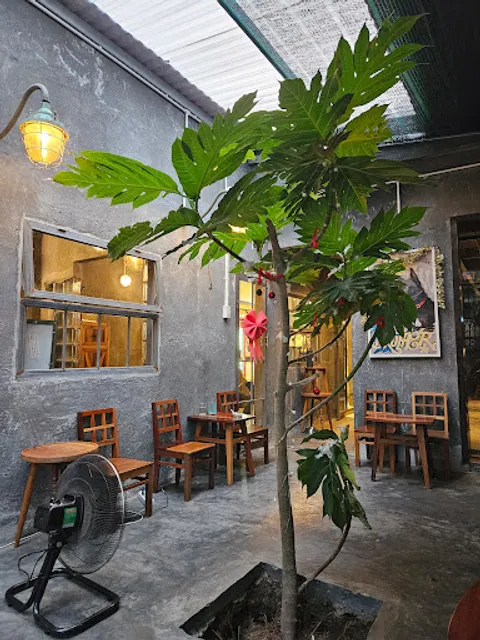 Vau Corner - Hidden Gem: Cocktail & Coffee