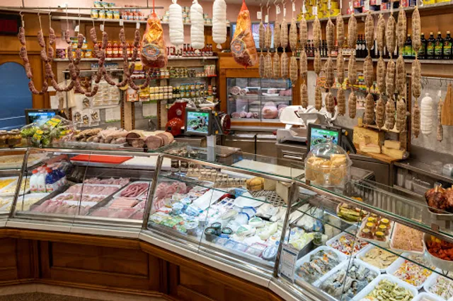Salumeria Almondo Montà