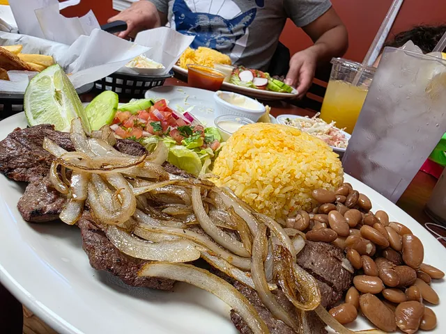 Las 3 Hermanas Mexican Grill