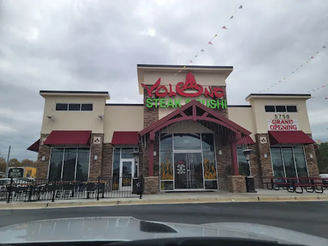 Volcano Steak & Sushi - Hiram