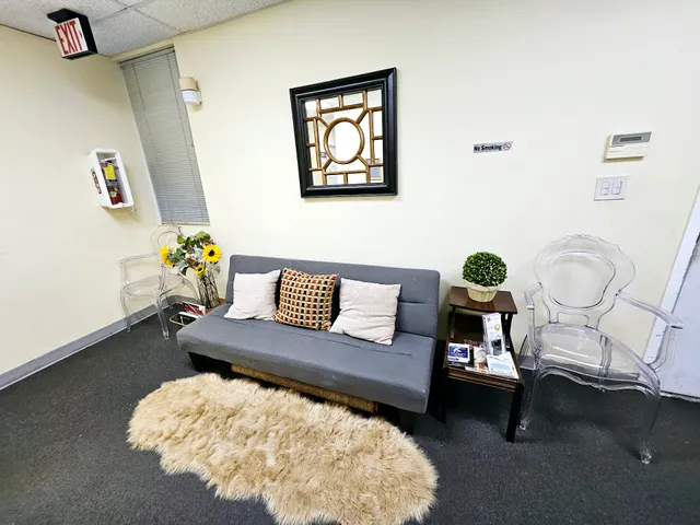 Helping Hands by LC - Massage & Acupuncture- KENDALL