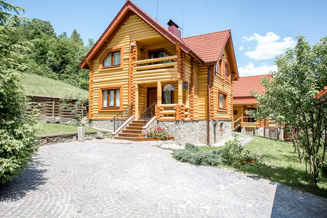 Шале Пилипець