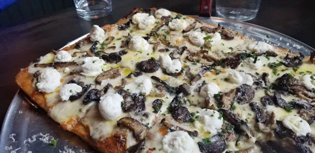 Iron Born Pizza & Pasta | Strip District