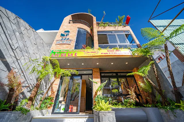 Lẩu gà lá é Ò ó o Đà Lạt