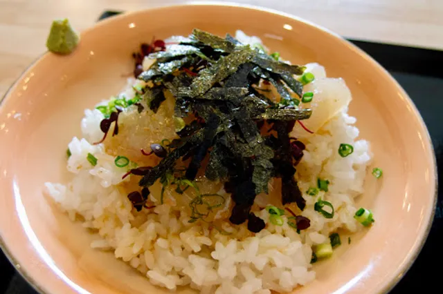 WAKAYAMASAIKAZAKIMEIBUTSUHINOMOTOKAREHTOKAISENTERASUBAHBEKYUHSEITENNODOUKUTSU