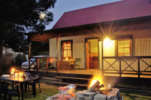 Forest Edge Nature Lovers' Retreat