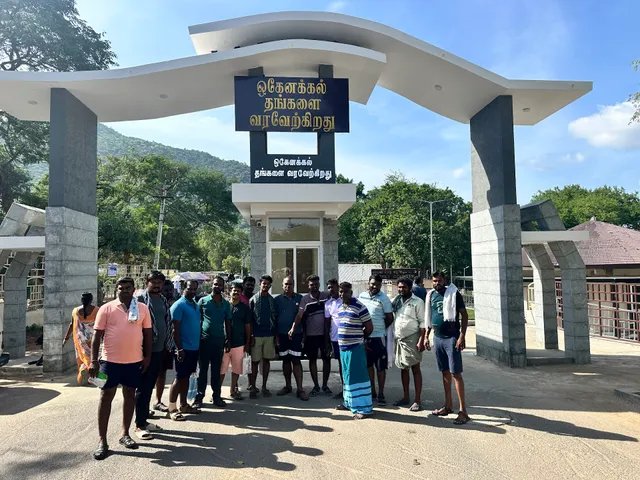 GTR Royal Palace Cottage Hogenakkal (River point Resort