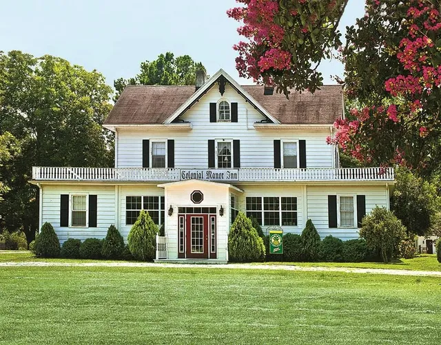 1882 Colonial Manor Inn