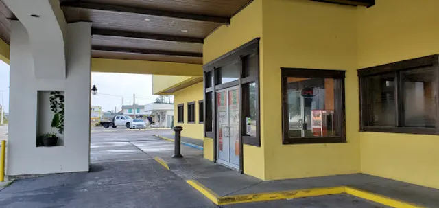 Avocado’s Bar & Grill