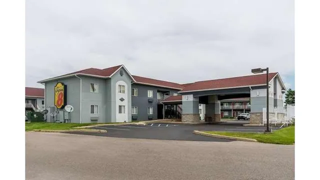 Super 8 by Wyndham Indianapolis/NE/Castleton Area