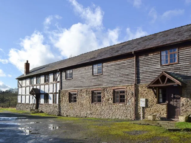 Lower Dinchope Big Barn