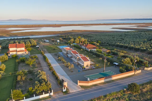 Flamingo View Suites & Villas