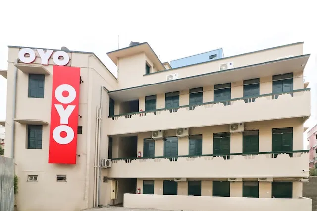 OYO Flagship 46738 Egmore Shelters