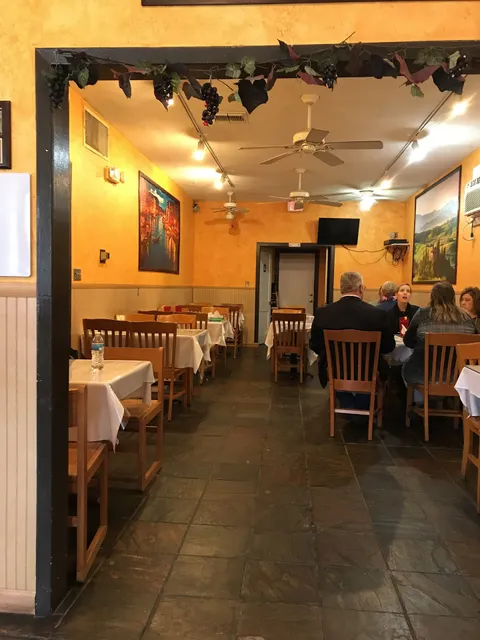 Ginno's Italian Restaurant