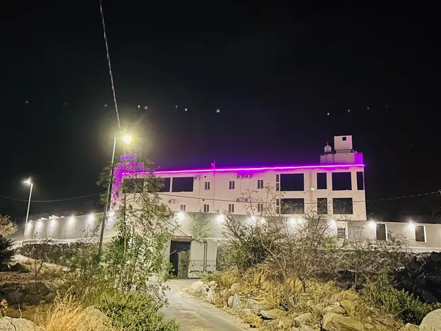 Village Sunset فيليج سانست