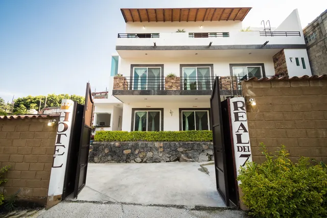 Real Del 7 La Casa De Maximiliano