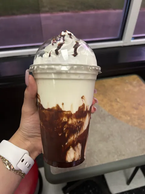 House of Shakes Burgers & Subs