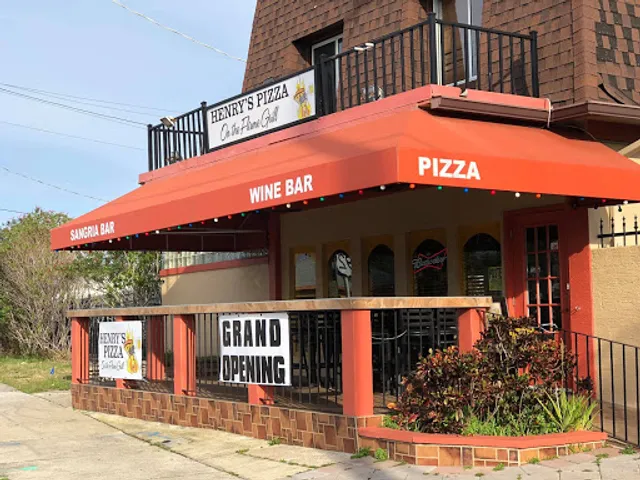 Henry’s Pizza