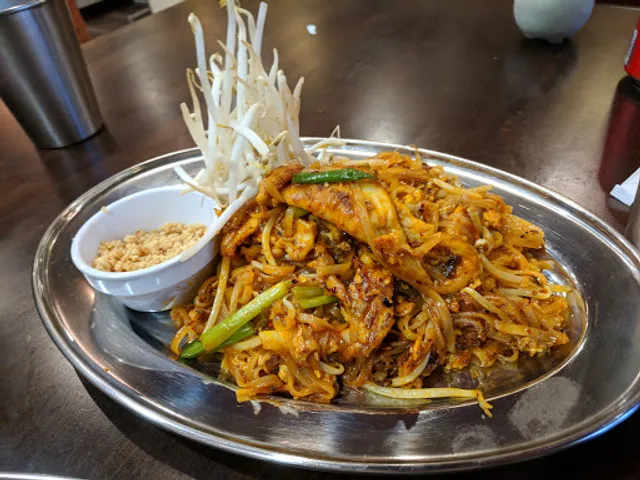 Pin Kaow Thai Restaurant Eastern