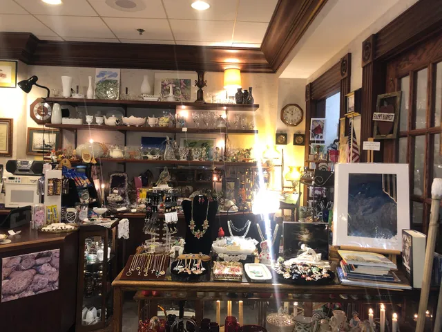 Anna's Creations & Collectible