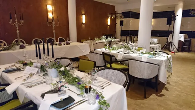 Francesca & Fratelli Calenberger Esplanade