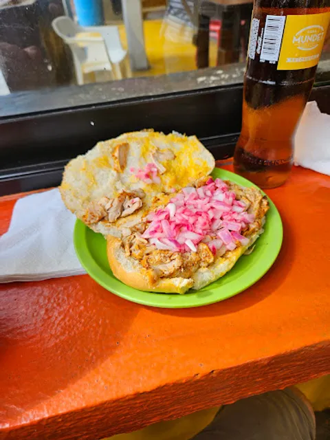 Cochinita Don Efrén y Lupita