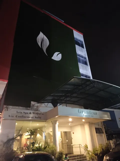 GRANDEUR HOTEL & SPA