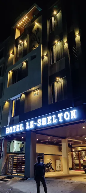 OYO Townhouse 437 Hotel Le Shelton