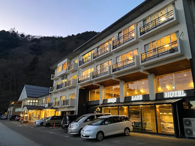 Shoji Lake Hotel