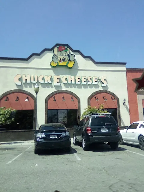 Chuck E. Cheese