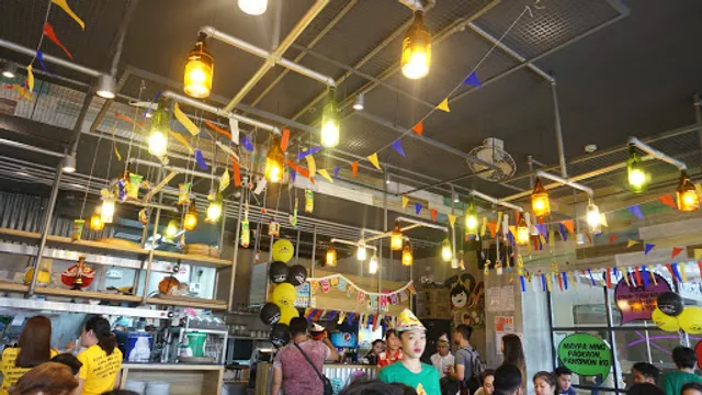 Boy Zugba Ayala Mall Centrio