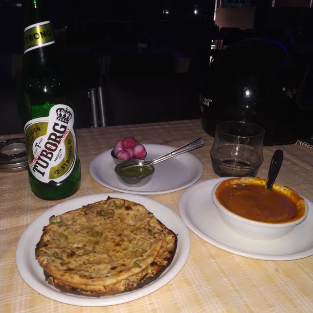 Deluxe Bar & Restaurant