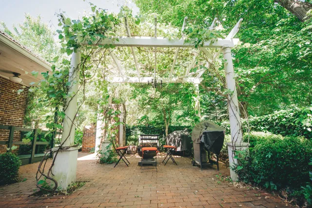 Old Caledonian Bed & Breakfast