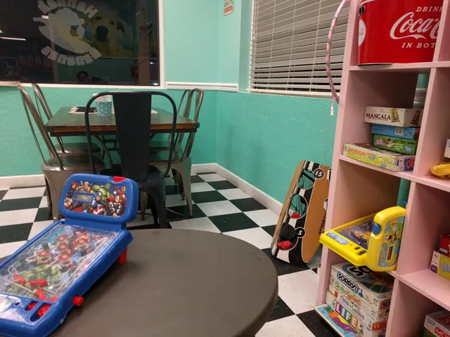 Hannah Bananas Old Fashioned Ice Cream Parlor