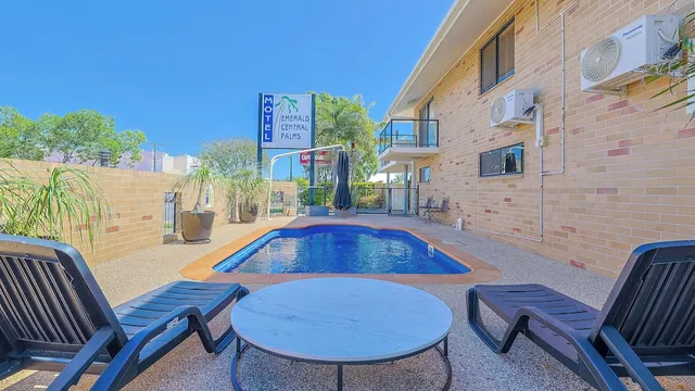 Emerald Central Palms Motel