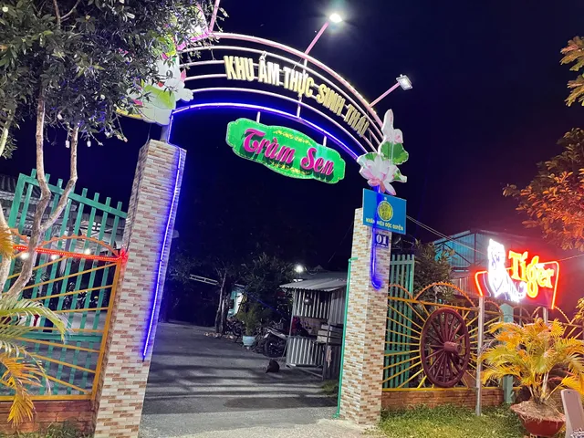 Khu Ẩm Thực Tràm Sen