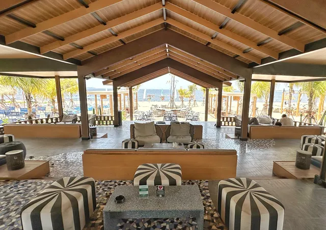 Starbucks Reserve Land's End