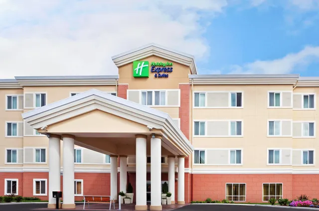 Holiday Inn Express & Suites Chehalis-Centralia by IHG