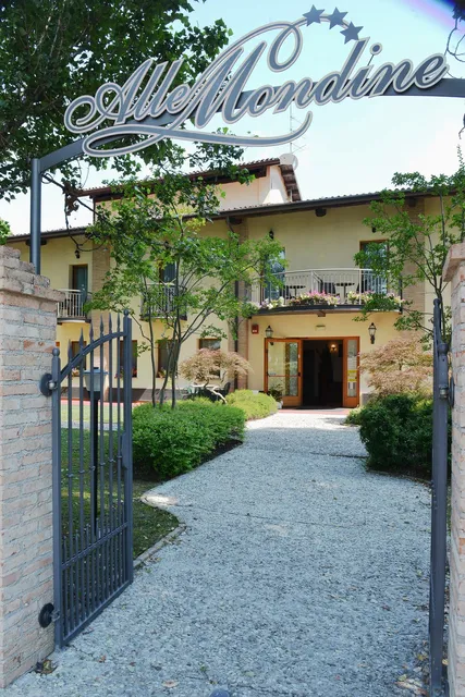 Hotel Ristorante Pizzeria "Alle Mondine"