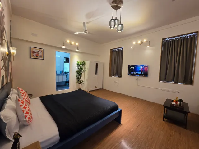 Florastays Service Apartment