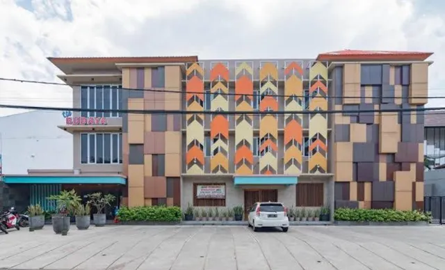 Sans Hotel Budaya Cirebon