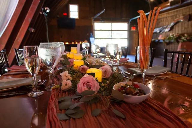 Tom's Greenhouses and Florist