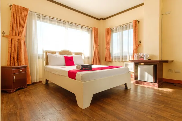 RedDoorz Plus @ Seaborne Hotel Subic Zambales