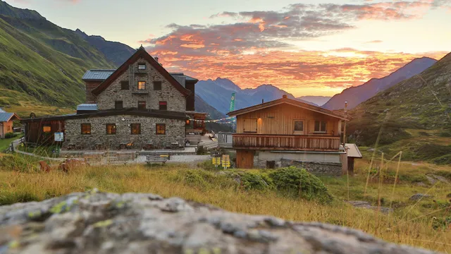 Franz-Senn-Hütte (2147m)