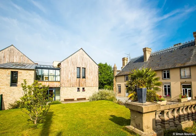 Aurora Holiday Center