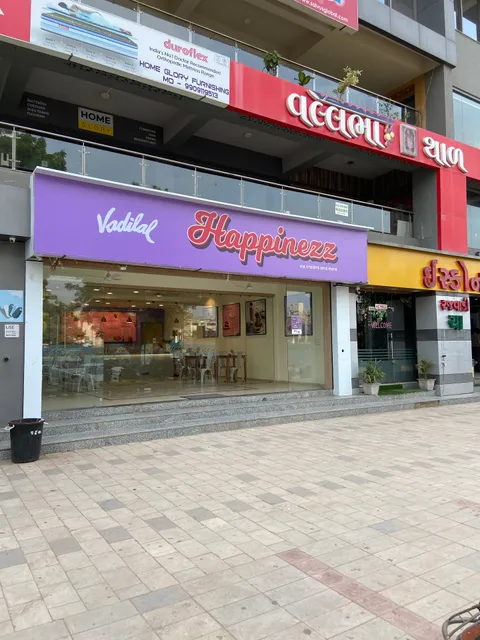 Happinezz Icecreams by Vadilal
